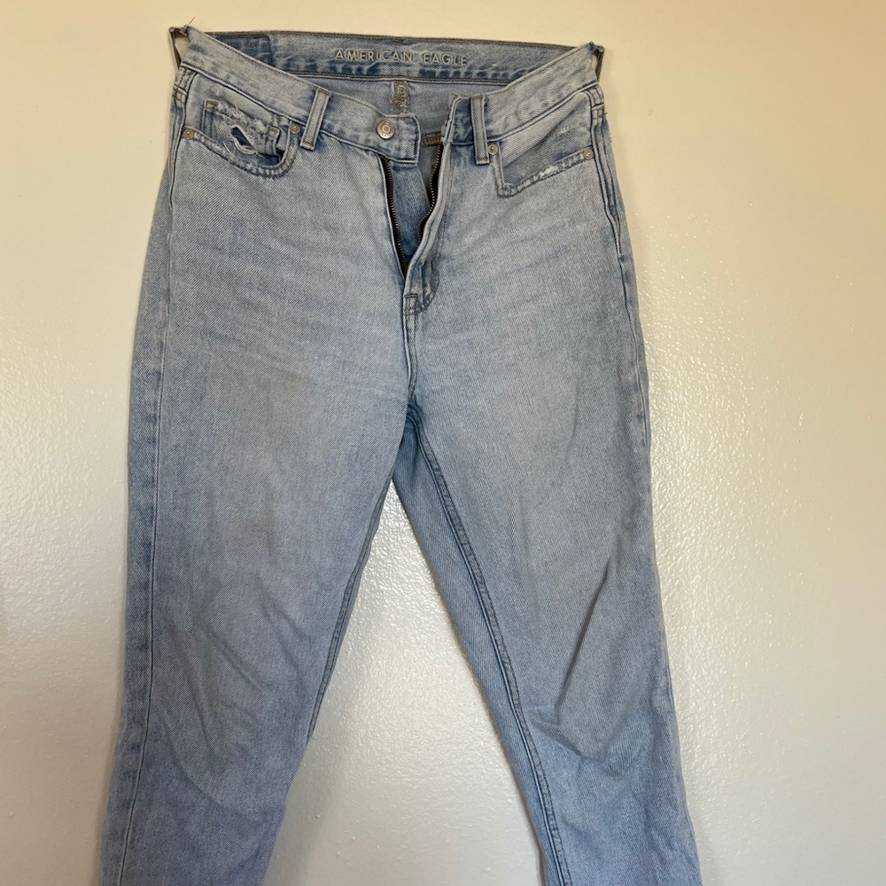 Cute American Eagle boyfriend jeans!